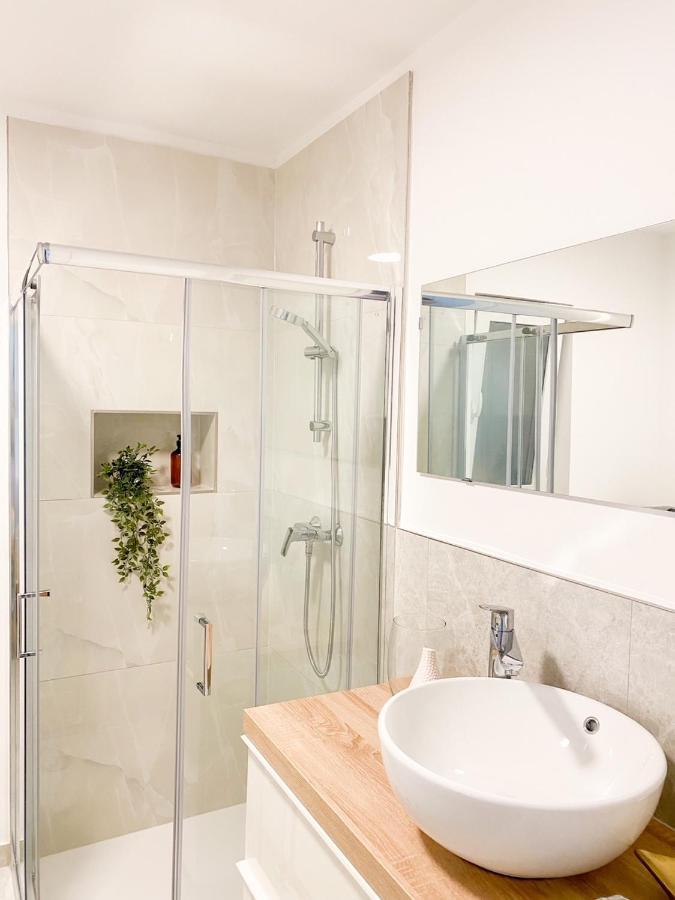Olea Apartments Pobegi Екстериор снимка